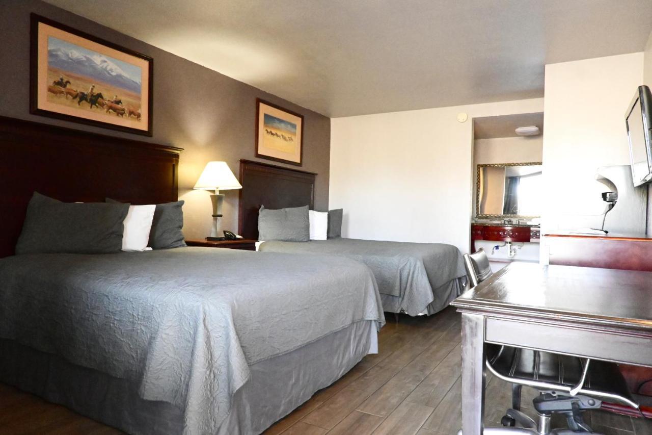 R Nite Star Inn And Suites -Home Of The Cowboys & Rangers Arlington Extérieur photo