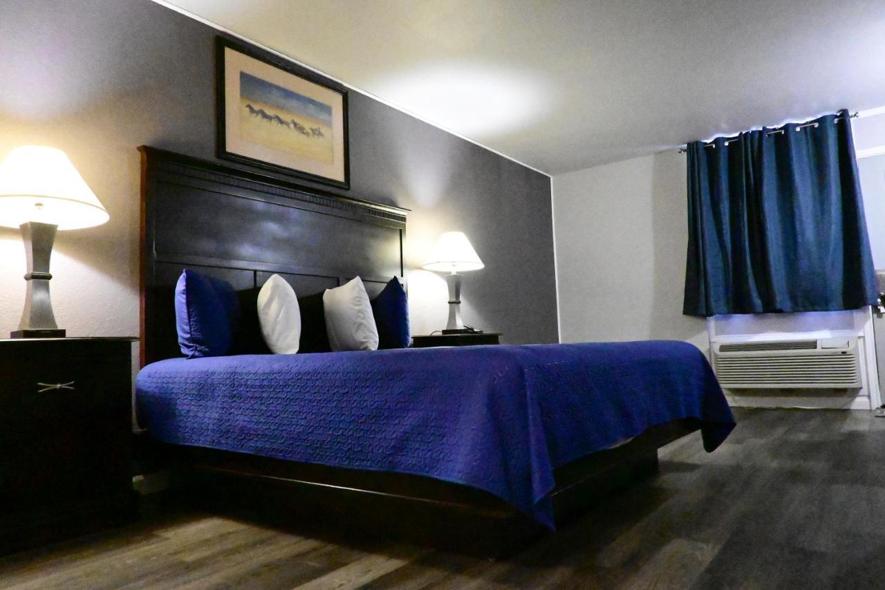 R Nite Star Inn And Suites -Home Of The Cowboys & Rangers Arlington Extérieur photo