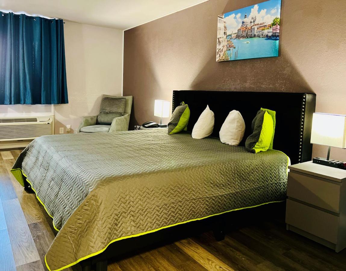 R Nite Star Inn And Suites -Home Of The Cowboys & Rangers Arlington Extérieur photo